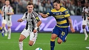 David and Vlahovic on target as Juve launch Serie A campaign with win