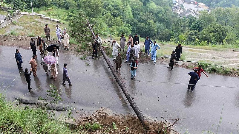 Nearly 200 people killed in heavy rain, floods in Pakistan