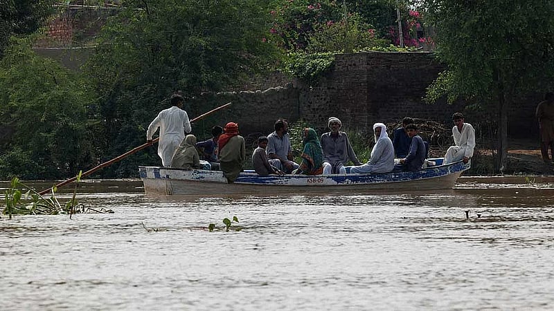 Pakistan evacuates 150,000 people as rival India warns of floods