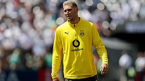 Dortmund defender Suele out for two months with muscle injury