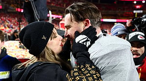 Taylor Swift and Travis Kelce announce engagement