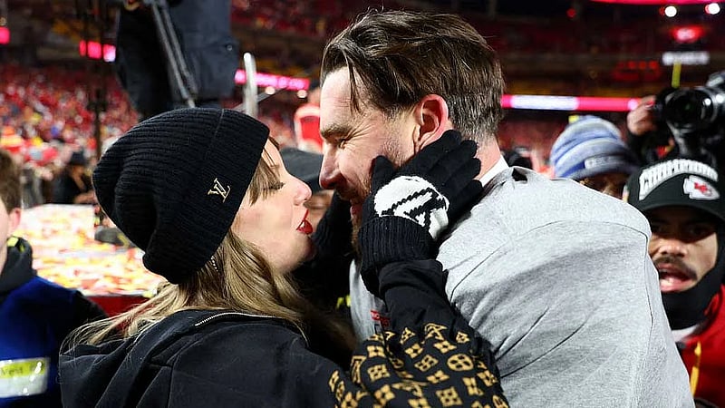Taylor Swift and Travis Kelce announce engagement