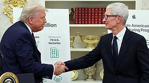 Trump announces $100 billion new investment pledge from Apple