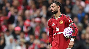 Stoppage-time Fernandes penalty earns Man United dramatic win over Burnley