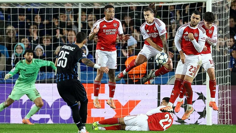 Arsenal make it six out of six with easy win over Club Brugge