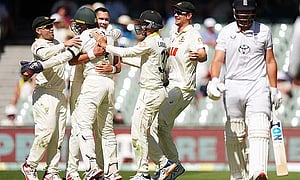 Australia 17-1, lead England by 102 runs in 3rd Ashes test
