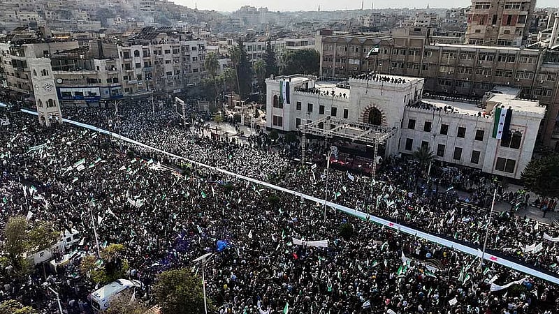 Assad's exiled spy chief and billionaire cousin plot Syrian uprisings from Russia