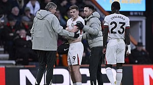 Chelsea's Maresca says Delap shoulder injury looks bad