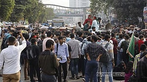 Students protest outside Dhaka College demanding issuance of Central University ordinance
