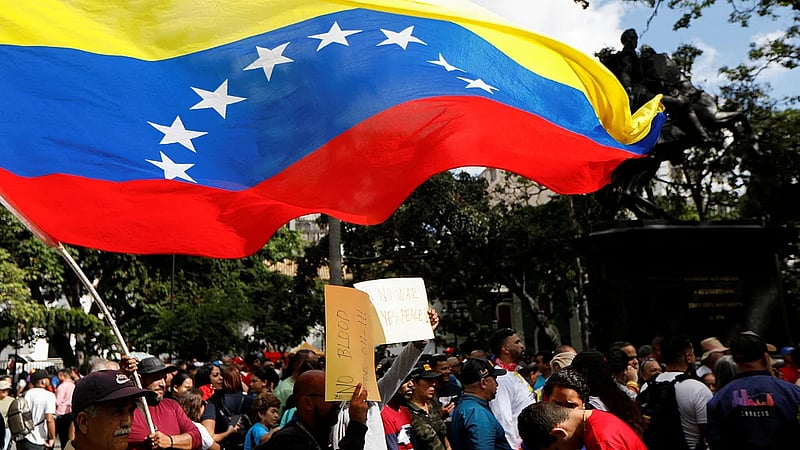 Oil loading in Venezuela slows, more ships make U-turns after new US interceptions
