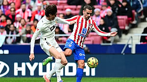Griezmann strike secures Atletico 2-1 win over Valencia