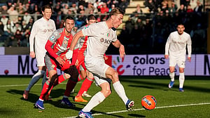 Hojlund double secures Napoli win at Cremonese