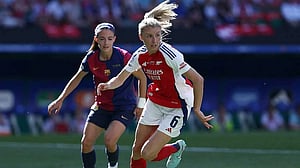 Williamson returns for Arsenal after four-month injury layoff
