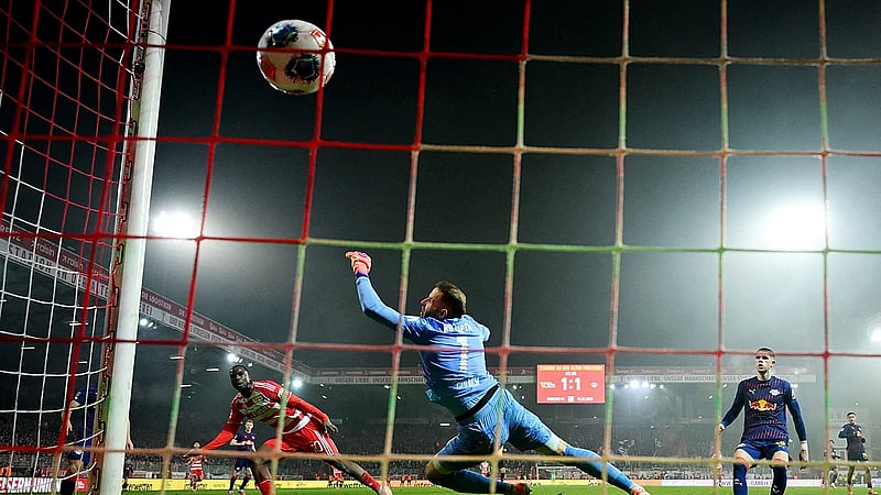Leipzig lose ground in title race with 3-1 loss at Union Berlin