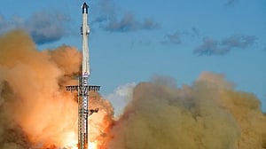Musk's Mars mission adds risk to red-hot SpaceX IPO