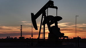 Oil rises over 1% as Trump's Venezuela blockade stokes uncertainty