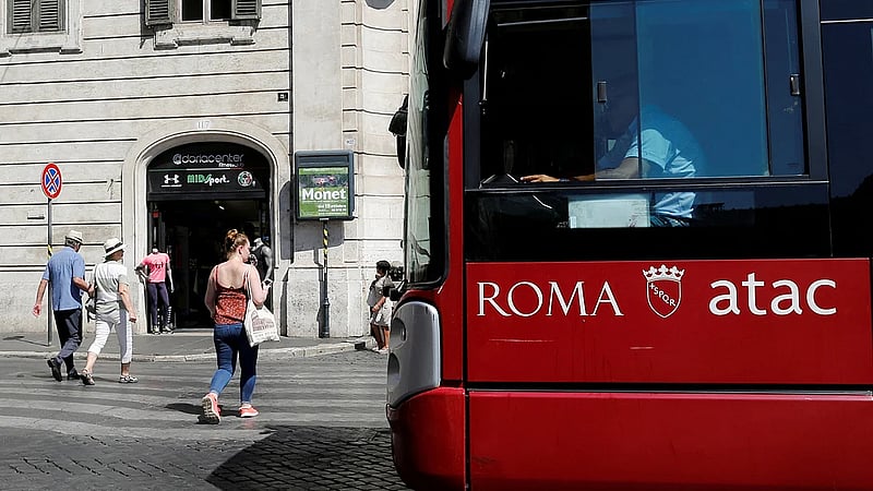 Rome's bus and metro company to offer refunds for poor service