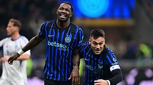 Inter go top with 4-0 thumping of in-form Como