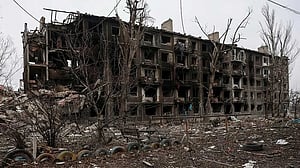 As Russians get closer, some Ukrainians refuse to leave
