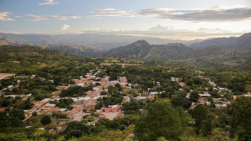 Honduran town votes in delayed election that could decide presidential race