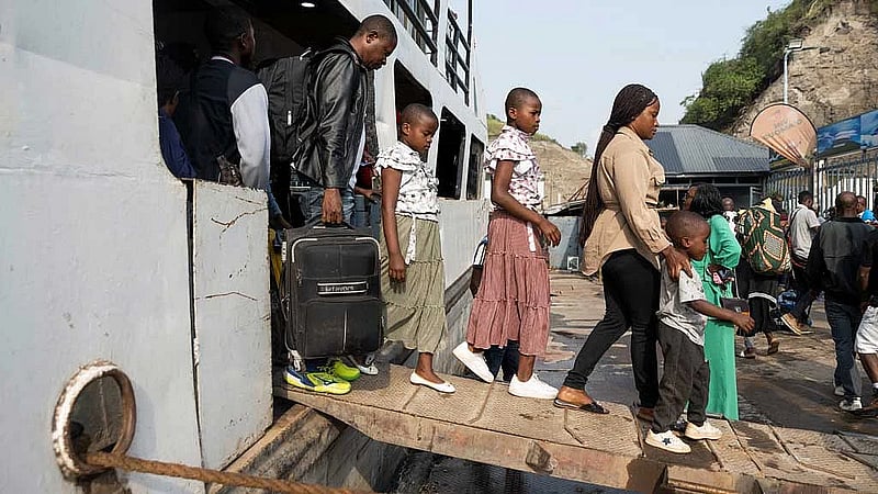 Congo army runaways loot and sow panic in North Kivu town