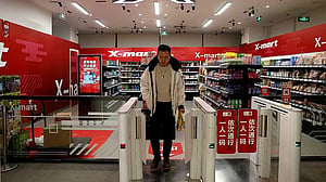 China urged to think big, go hard on reviving battered consumption