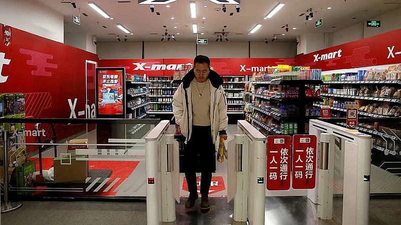 China urged to think big, go hard on reviving battered consumption