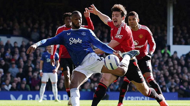 Man United fight back to draw at Everton after VAR reprieve