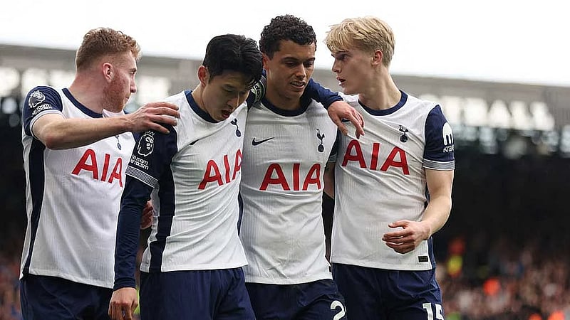 Johnson double helps Spurs to 4-1 win at Ipswich