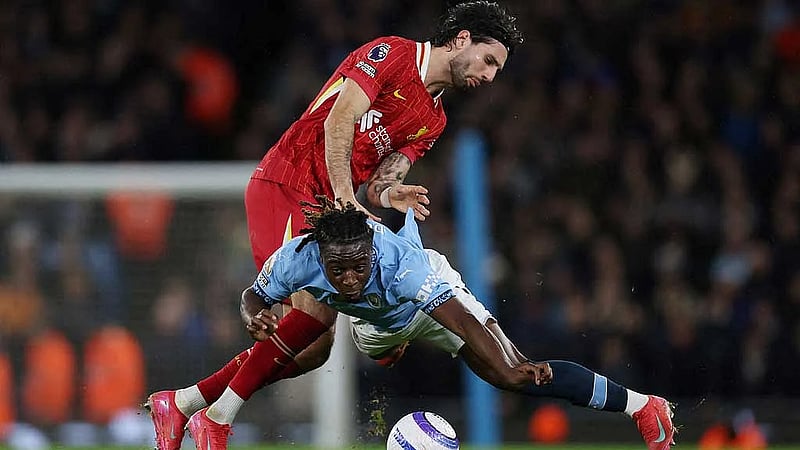 Liverpool beat Man City 2-0 to extend lead at the top to 11 points