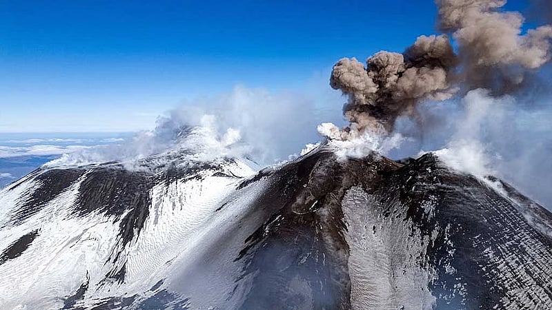 Night-time excursions on Italy's Etna volcano spark safety concerns