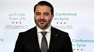 France urges Syrian transitional govt to partner coalition fighting Islamic State