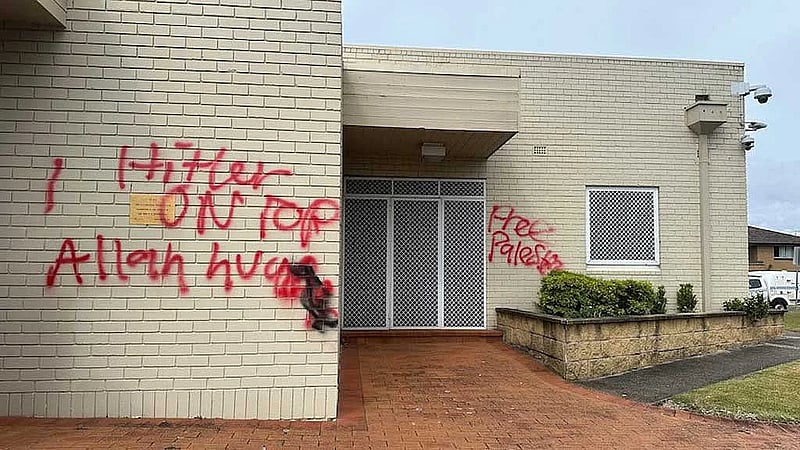 Sydney synagogue daubed in antisemitic graffiti in latest attack on Australian Jews