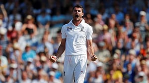Ex-England seamer Anderson extends Lancashire career at age 43