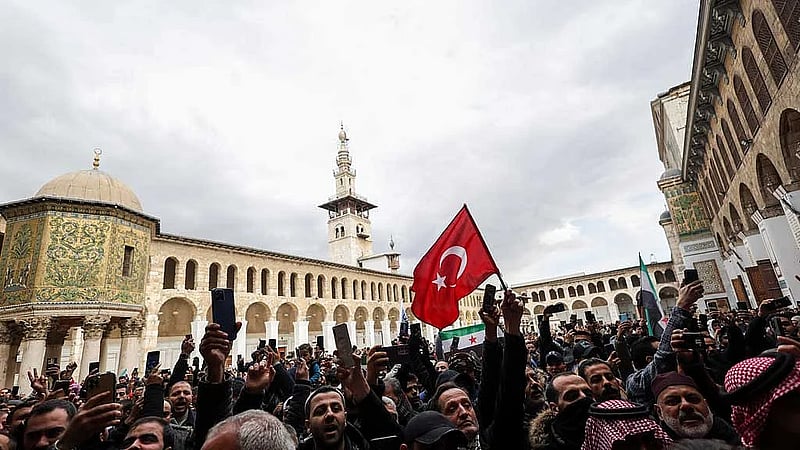 Stampede kills three women, injures five children in Umayyad Mosque in Damascus