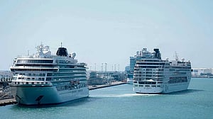 The mayor seeks a new cruise limit to reduce overcrowding at key cultural landmarks