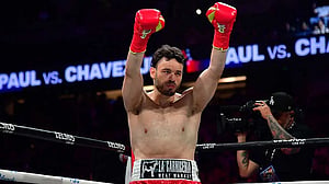 US arrests, seeks to deport Mexican boxer Julio Cesar Chavez Jr