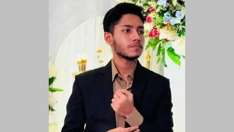 3 Chittagong University students went missing in the ocean. Now a second body has been found