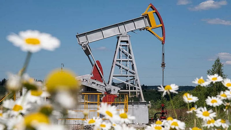 Oil marginally lower as investors weigh US data, geopolitical tensions