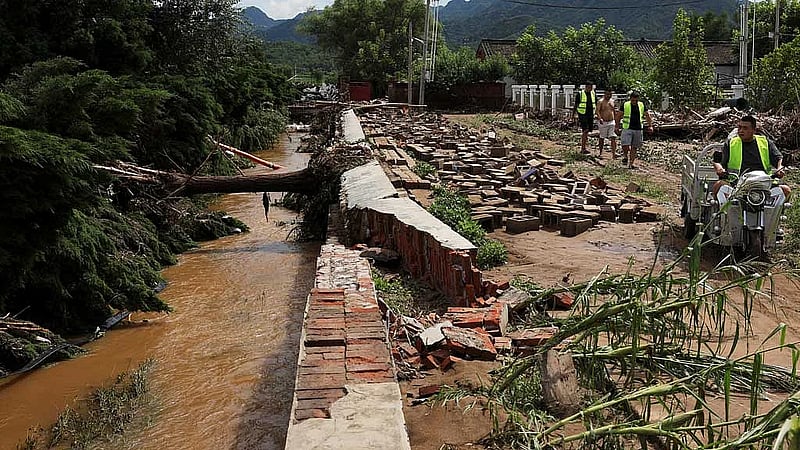 Shanghai grapples with twin threats of tropical cyclone, tsunami