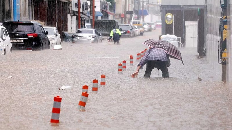 Torrential rain pounds South Korea for third day as thousands take shelter