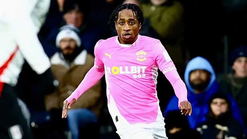 West Ham sign former Southampton player Walker-Peters on a free transfer