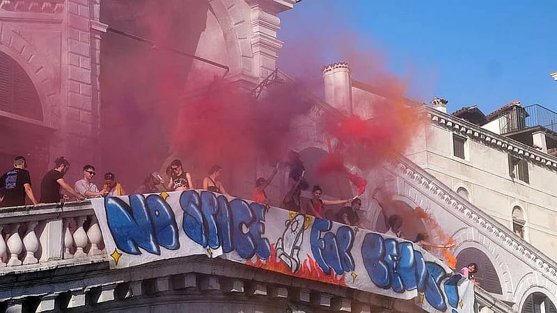 Venice protests target Bezos over mounting grievances