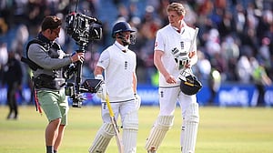 Another India lower-order collapse gives England hope of dramatic Test win