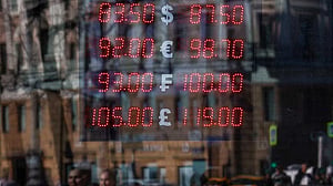 Dollar droops as optimism over US trade deals boost Fed easing bets