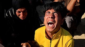 Israel steps up Gaza bombardment ahead of White House talks on ceasefire
