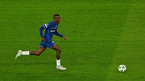 Chelsea's Jackson apologises for red card at Club World Cup