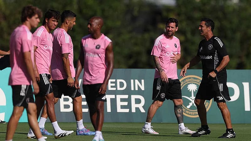 Inter Miami goalkeeper Ustari credits Messi for making things easy