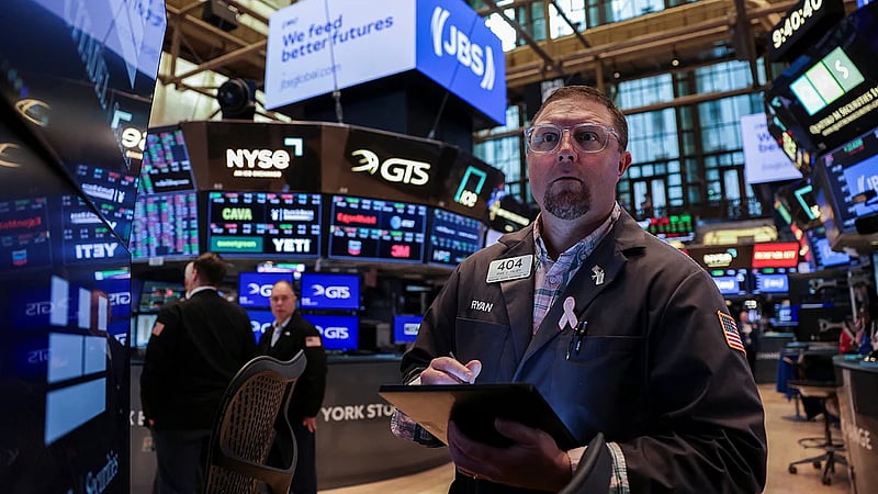 Wall Street ends mixed amid cooling Middle East tensions; Powell in focus