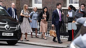 US and Chinese officials meet in London for pivotal trade talks